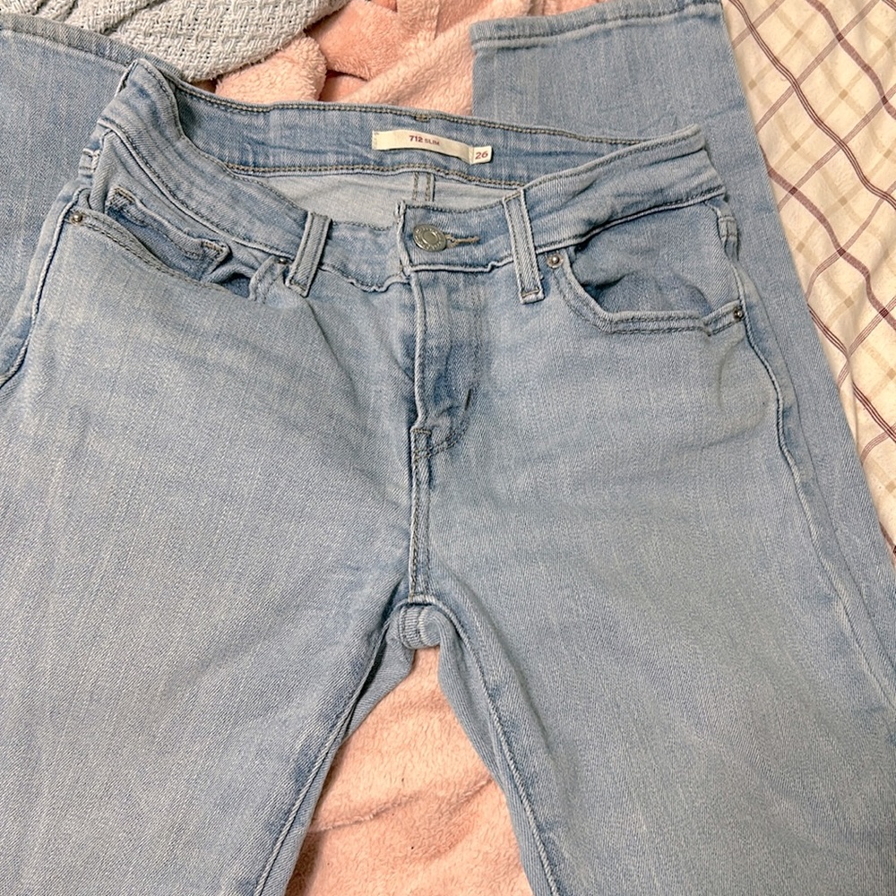 Levi’s 712 SLIM fit. Size 26